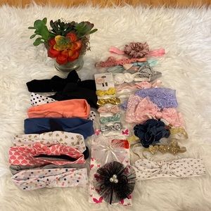 Bundle of headbands.